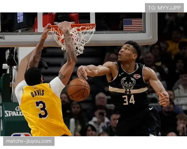 一次看懂：国际篮联和NBA干扰球规则的核心区别在哪？